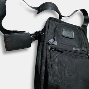 Tumi Alpha Black Nylon Crossbody Bag Organizer Tote Business Work Zip Strap